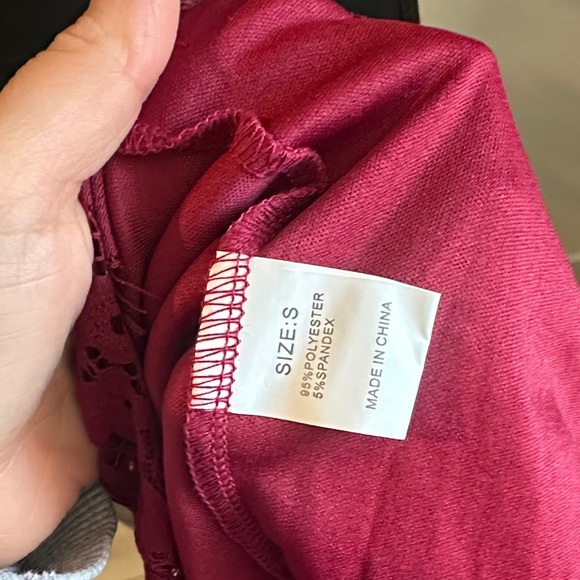 Elegant Lace Maxi Dress in Deep Red - Picture 7 of 7